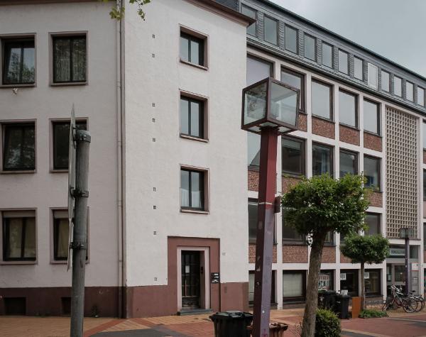 Der Gebäudekomplex in der Stiftsherrenstraße beherbergt unter anderem die Verwaltung und Offene Jugendarbeit der Pfarrei Heilig Geist Jülich.