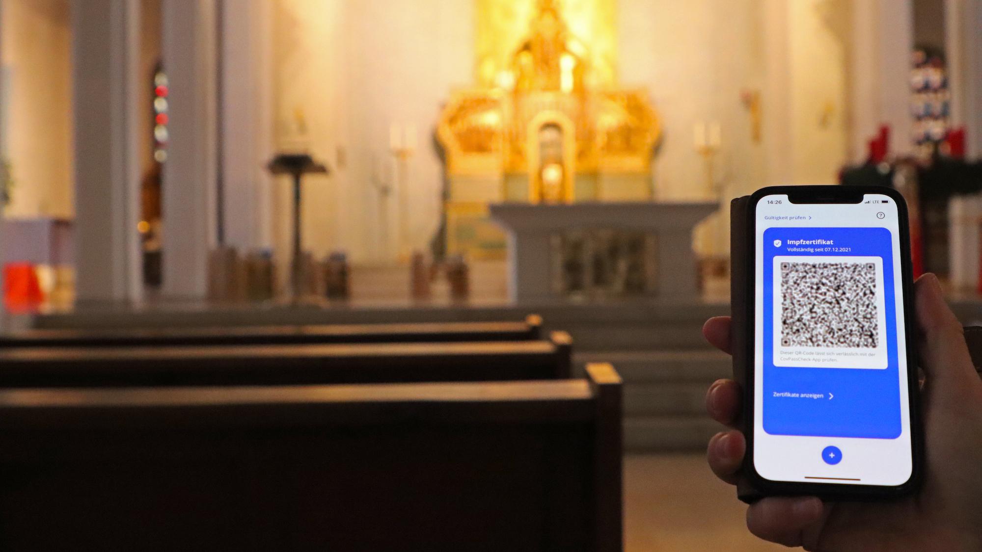 In vielen Kirchen haben Gläubige ohne Nachweis, dass sie genesen, geimpft oder getestet sind, keinen Zutritt.