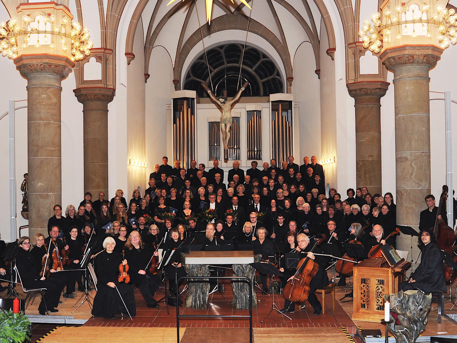 Auftakt zum Jubiläumsjahr war ein weihnachtliches Konzert in der Kirche St. Laurentius mit dem Kammerorchester der Gemeinde.