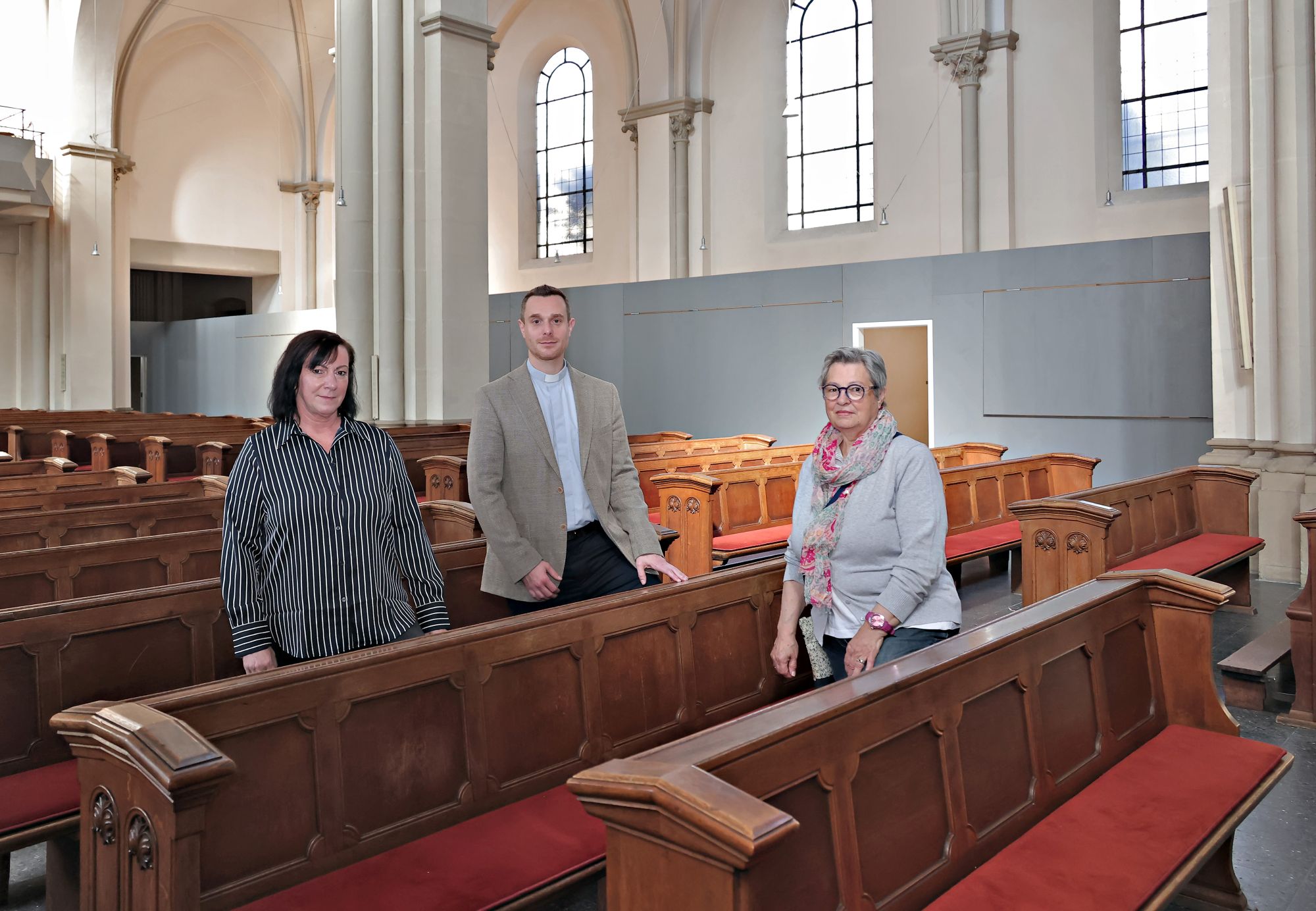 Stellen die Pläne für St. Josef vor: Pfarrer David Grüntjens, Natalie Wappelt (l.) und  Ellen Niemüller.