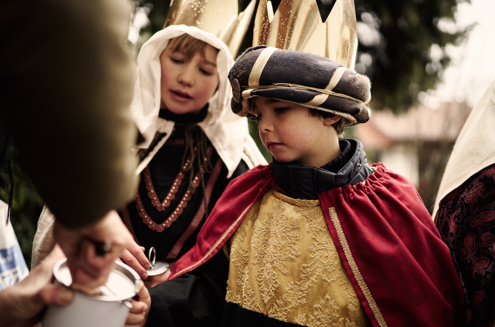 Bei Wind und Wetter waren die Sternsingerinnen und Sternsinger in den Krefelder Gemeinden unterwegs.