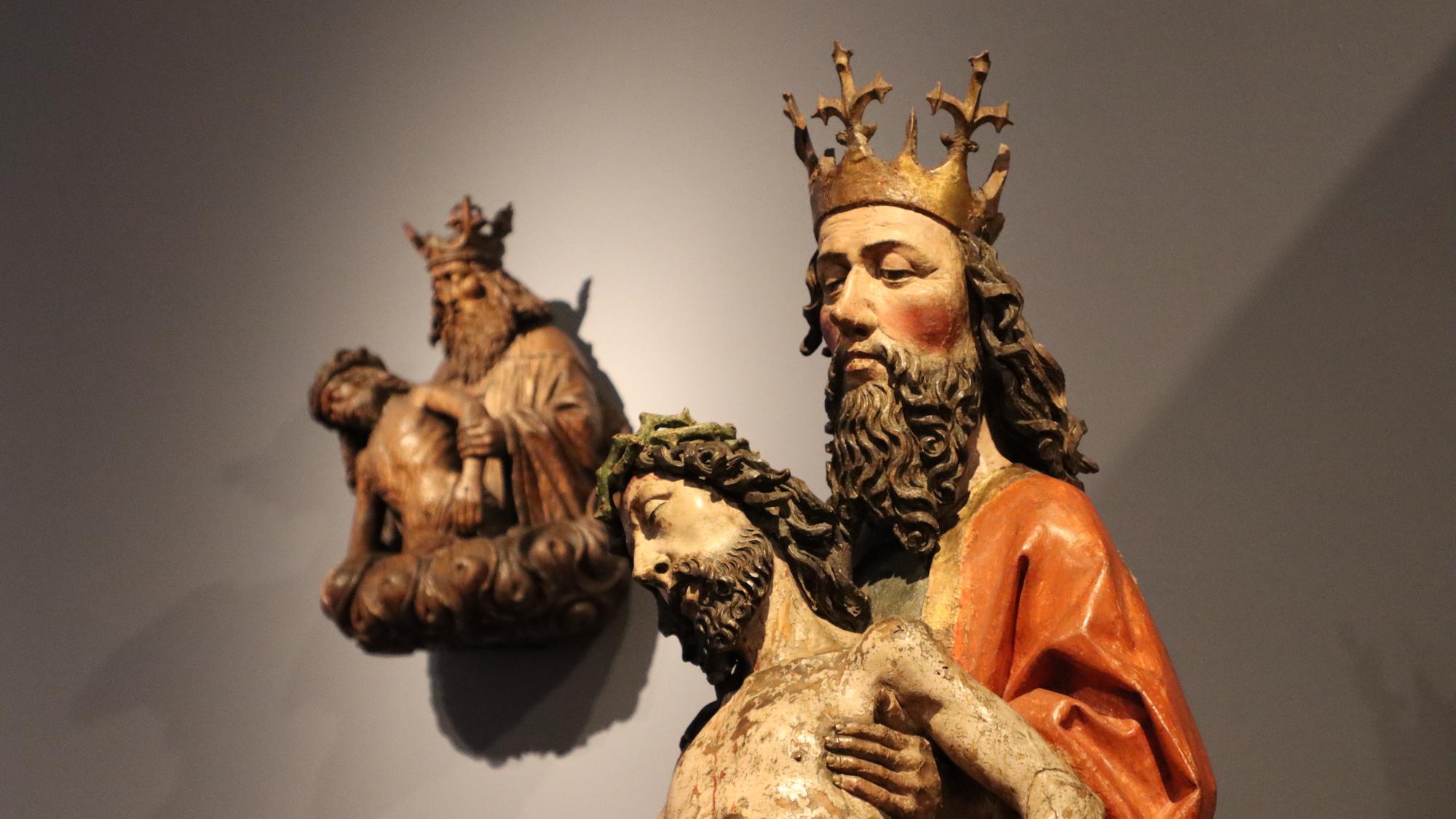 Die Trinitarische Pietà ist ein bekanntes Motiv seit dem Mittelalter.