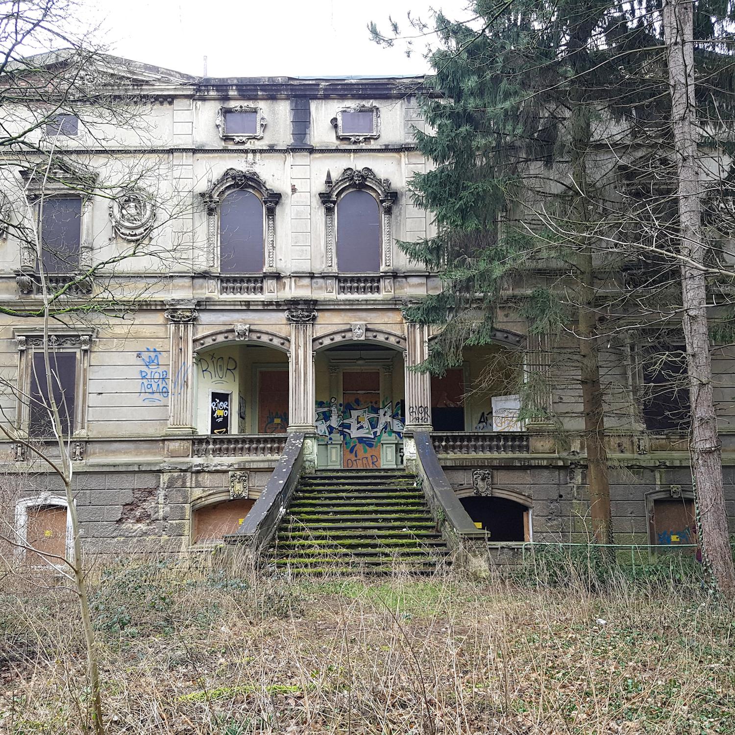 Die Industriellenvilla Buth in Kirchberg war zur Nazi-Zeit ein „Judenhaus“.