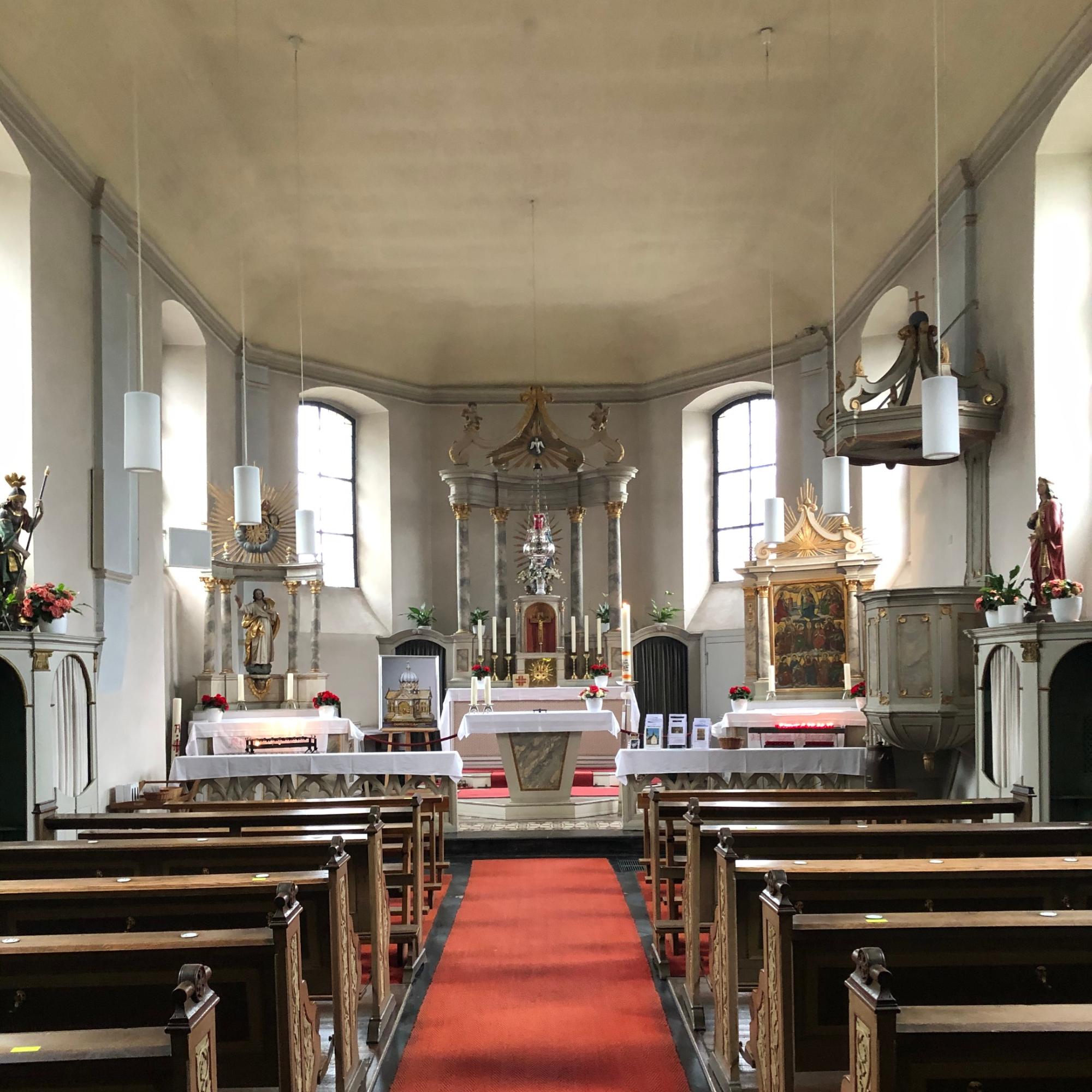 Eine Woche lang ist die kleine Kirche St. Georg in Neuenhoven Mittelpunkt der Wallfahrt. Seit über 640 Jahren gibt es die Oktav.