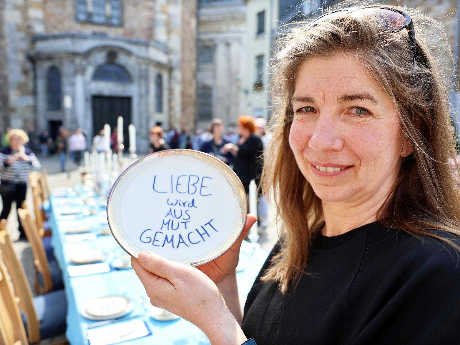'Zu Tisch – alle!?'