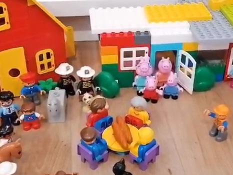 Playmobilmännchen  in einer Stadt