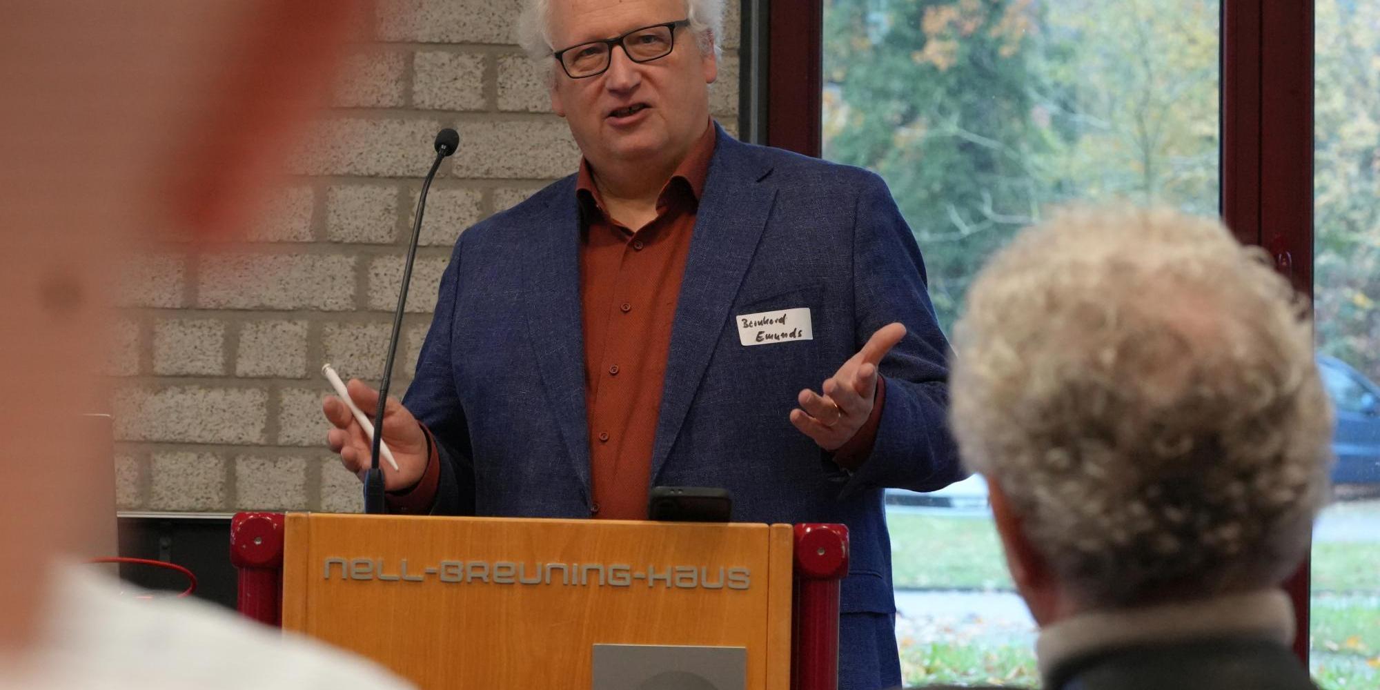 Prof. Bernhard Emunds schlug Brücken vom Synodenbeschluss 1975 in die Arbeitswelt von heute.